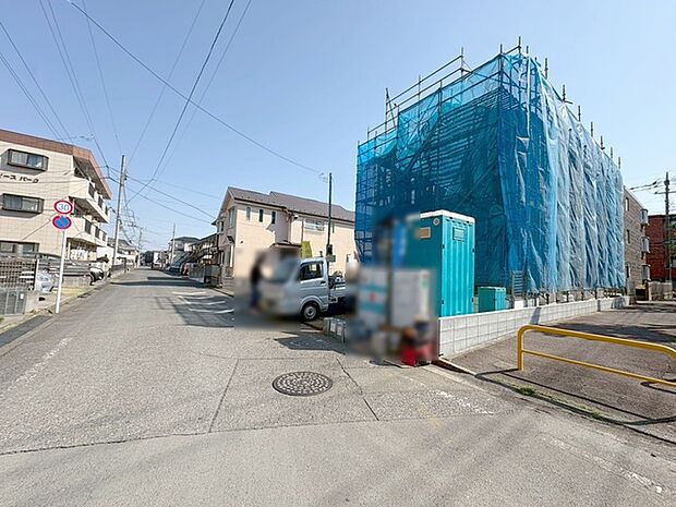 安心して暮らすことのできる住宅街。 住宅地の道路は一般に交通量が少なく車などの騒音が少ないため、住民にとって静かな生活環境が提供されます。