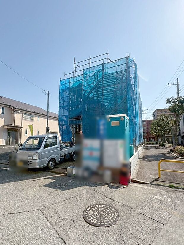 現在建物を建築中です、建築中の物件については現地確認の他、同施工会社の完成施工例のご案内、担当者のプレゼンテーションにてご検討ください。適切なご検討の方法をご説明させて頂きます。