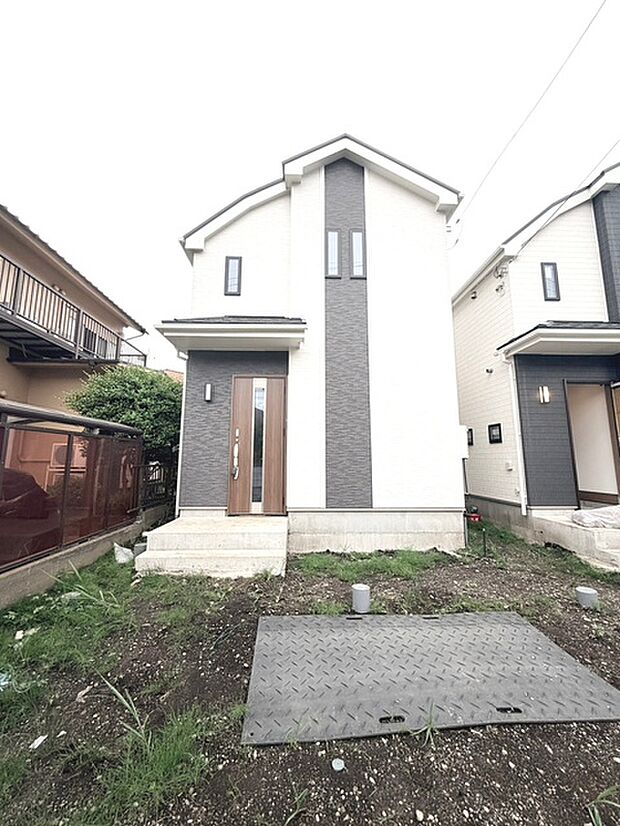 建物が完成しましたので室内のご見学予約スタート。当日のご見学予約も大歓迎です。お気軽にご連絡ください。エステート白馬国分寺店は火曜水曜も営業しております。 