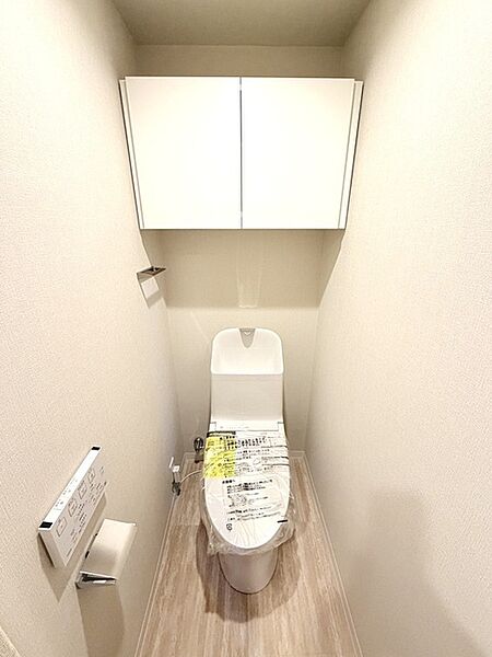 トイレにはウォシュレット機能を標準装備。