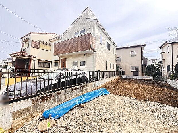 現在建物を建築中です、建築中の物件については現地確認の他、同施工会社の完成施工例のご案内、担当者のプレゼンテーションにてご検討ください。適切なご検討の方法をご説明させて頂きます。