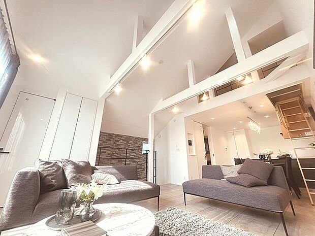 現地のご見学予約もスタートしました。周辺で売りに出ている物件も沢山御座います。まとめてご見学ができますのでお気軽にお申しつけください。