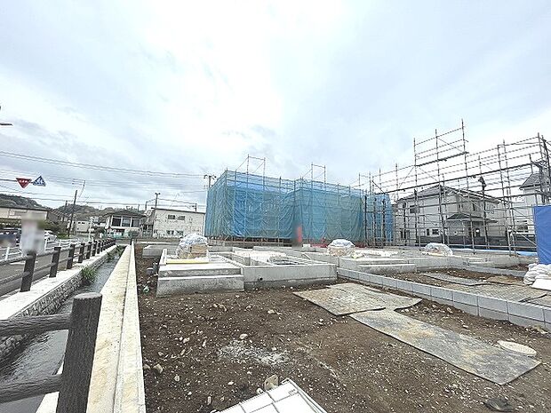 現地のご見学予約もスタートしました。周辺で売りに出ている物件も沢山御座います。まとめてご見学ができますのでお気軽にお申しつけください。