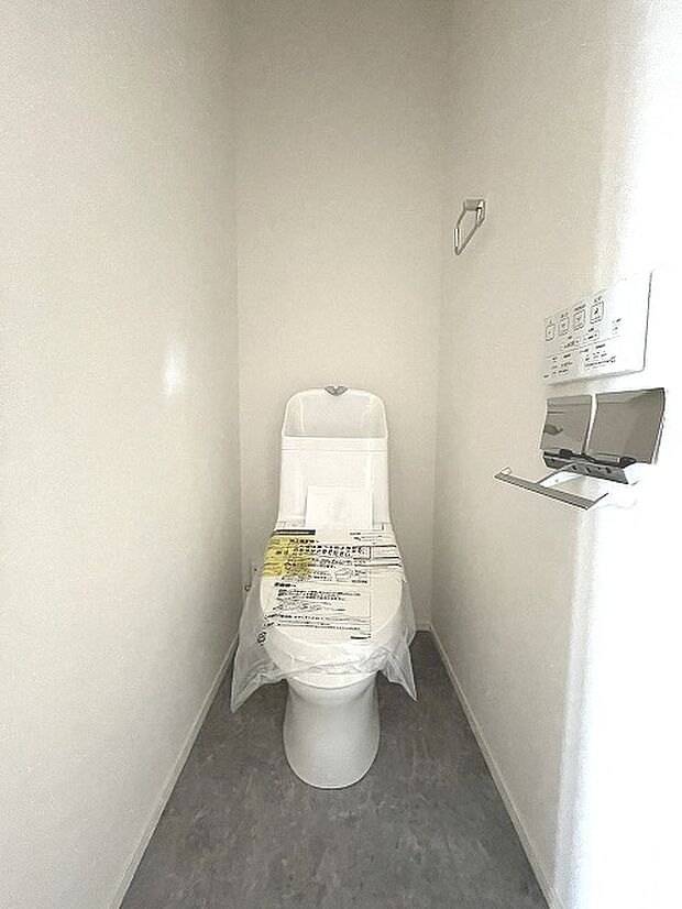 トイレにはウォシュレット機能を標準装備。