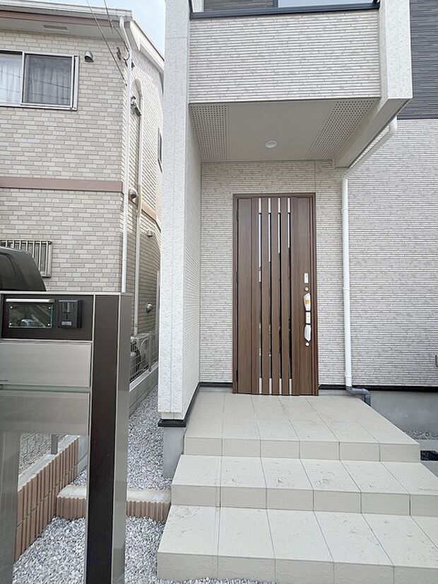 周辺のエリアで他にも沢山売りに出ている物件があります。インターネット掲載前の情報などもありますのでお気軽にお問合せください。まとめてご見学できます。