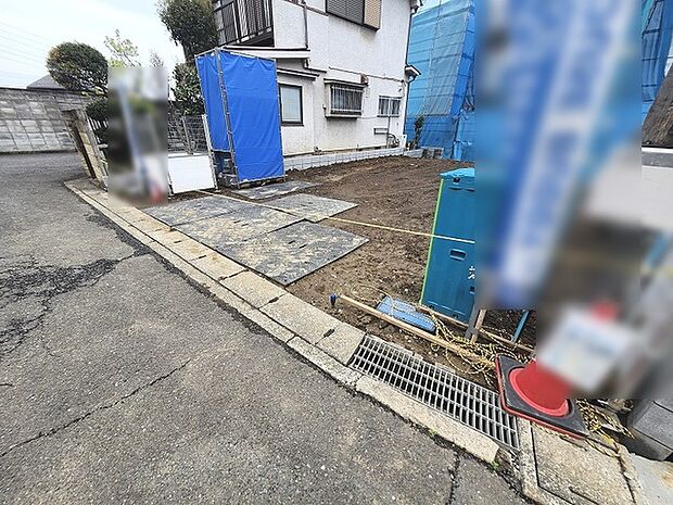 現在建物を建築中です、建築中の物件については現地確認の他、同施工会社の完成施工例のご案内、担当者のプレゼンテーションにてご検討ください。適切なご検討の方法をご説明させて頂きます。