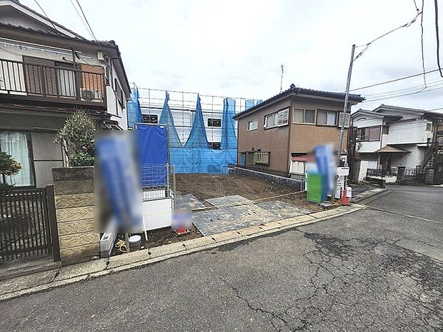 現在建物を建築中です、建築中の物件については現地確認の他、同施工会社の完成施工例のご案内、担当者のプレゼンテーションにてご検討ください。適切なご検討の方法をご説明させて頂きます。