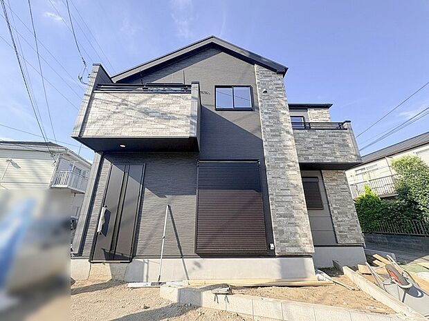 建物が完成しましたので室内のご見学予約スタート。当日のご見学予約も大歓迎です。お気軽にご連絡ください。エステート白馬国分寺店は火曜水曜も営業しております。