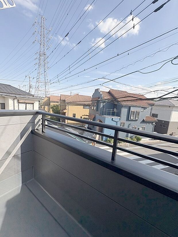 窓からの眺望です。実際に現地で眺望もご確認ください。