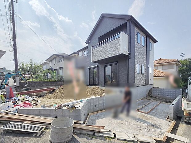建物が完成しましたので室内のご見学予約スタート。当日のご見学予約も大歓迎です。お気軽にご連絡ください。エステート白馬国分寺店は火曜水曜も営業しております。