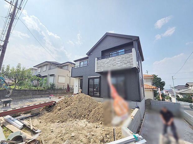 建物が完成しましたので室内のご見学予約スタート。当日のご見学予約も大歓迎です。お気軽にご連絡ください。エステート白馬国分寺店は火曜水曜も営業しております。