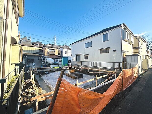 現在建物を建築中です、建築中の物件については現地確認の他、同施工会社の完成施工例のご案内、担当者のプレゼンテーションにてご検討ください。適切なご検討の方法をご説明させて頂きます。