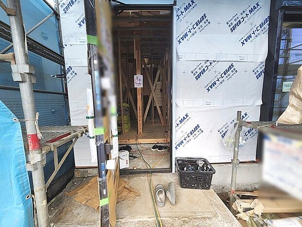 現在建物を建築中です、建築中の物件については現地確認の他、同施工会社の完成施工例のご案内、担当者のプレゼンテーションにてご検討ください。適切なご検討の方法をご説明させて頂きます。 