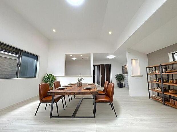 本画像はCGで作成しており、実際に現地に家具は置かれておりません。また、価格に家具は含まれておりません。 