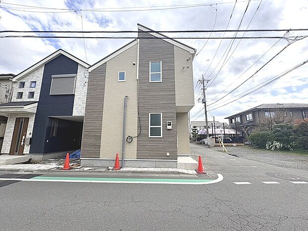 建物が完成しましたので室内のご見学予約スタート。当日のご見学予約も大歓迎です。お気軽にご連絡ください。他にもインターネットに掲載していない情報も沢山ありますので、比較で併せてご見学ができます。 