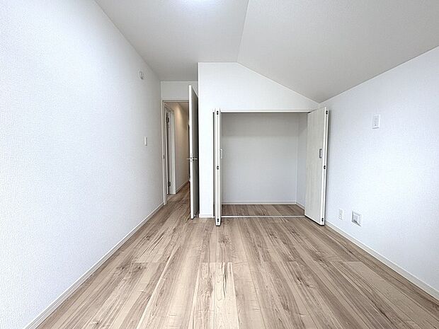各お部屋に収納が設置されています。 