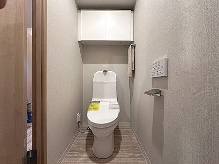 トイレにはウォシュレット機能を標準装備。
