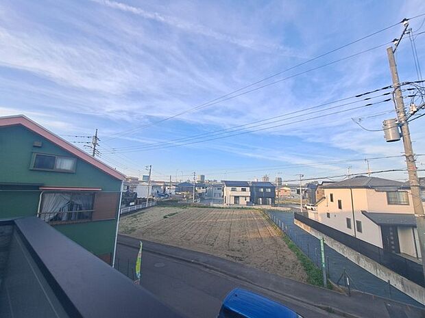 窓からの眺望です。実際に現地で眺望もご確認ください。