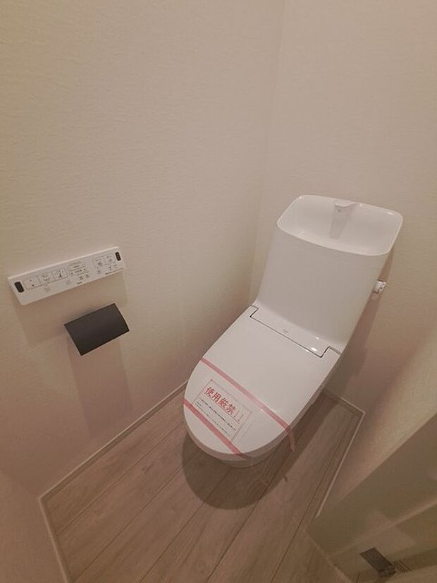 トイレにはウォシュレット機能を標準装備。