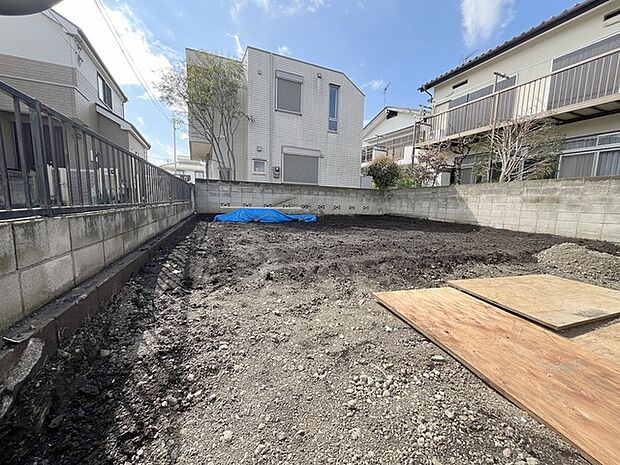 現地のご見学予約もスタートしました。周辺で売りに出ている物件も沢山御座います。まとめてご見学ができますのでお気軽にお申しつけください。 