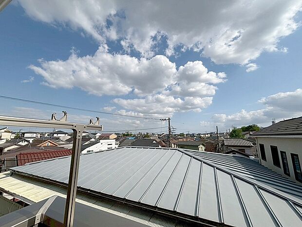 窓からの眺望です。実際に現地で眺望もご確認ください。