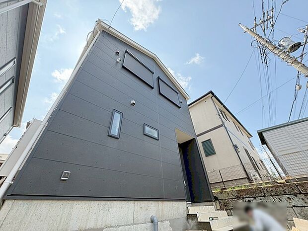 太陽光発電システムを搭載した邸宅です。