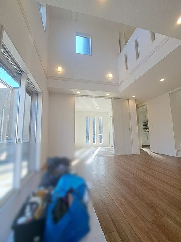 家族が一番集まる場所だから広々としつつも素敵な空間であって欲しい。みんながくつろぐリビングからキッチンまでが一つの空間のように繋がる間取り。 