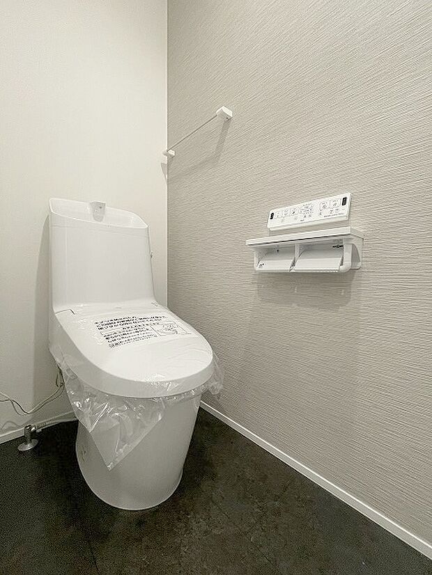 トイレにはウォシュレット機能を標準装備。