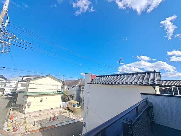 窓からの眺望です。実際に現地で眺望もご確認ください。