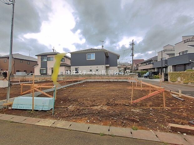 現在建物を建築中です、建築中の物件については現地確認の他、同施工会社の完成施工例のご案内、担当者のプレゼンテーションにてご検討ください。適切なご検討の方法をご説明させて頂きます。 