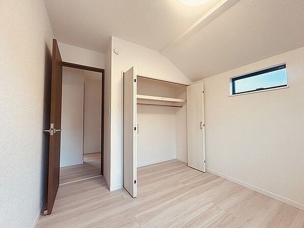 各お部屋に収納が設置されています。 