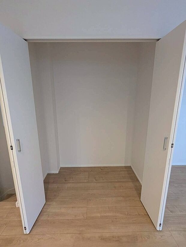 各お部屋に収納が設置されています。