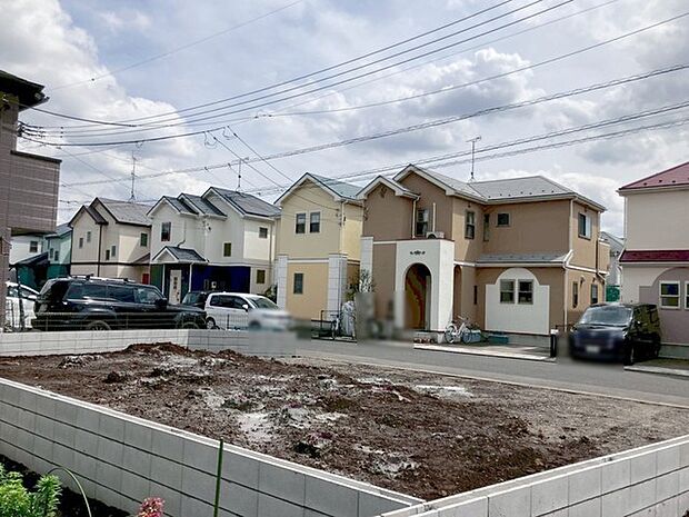 現在建物を建築中です、建築中の物件については現地確認の他、同施工会社の完成施工例のご案内、担当者のプレゼンテーションにてご検討ください。適切なご検討の方法をご説明させて頂きます。