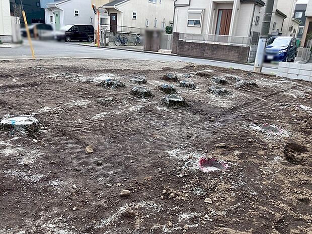 現在建物を建築中です、建築中の物件については現地確認の他、同施工会社の完成施工例のご案内、担当者のプレゼンテーションにてご検討ください。適切なご検討の方法をご説明させて頂きます。