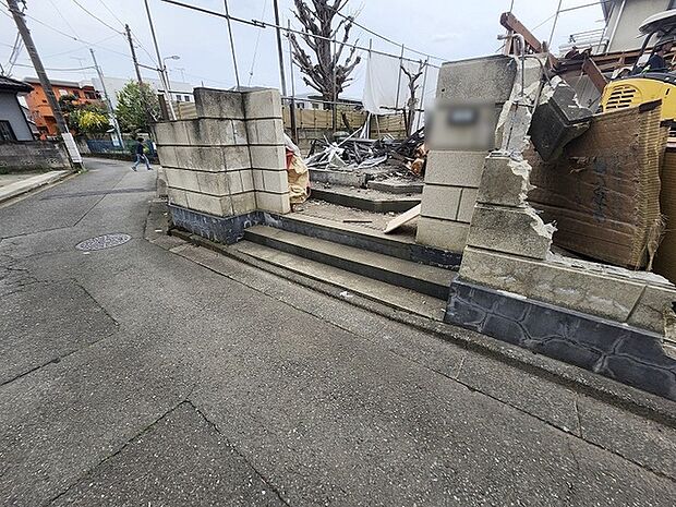 現地のご見学予約もスタートしました。周辺で売りに出ている物件も沢山御座います。まとめてご見学ができますのでお気軽にお申しつけください。 