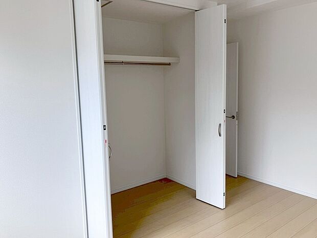 各お部屋に収納が設置されています。 