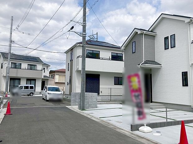 安心して暮らすことのできる住宅街。 住宅地の道路は一般に交通量が少なく車などの騒音が少ないため、住民にとって静かな生活環境が提供されます。