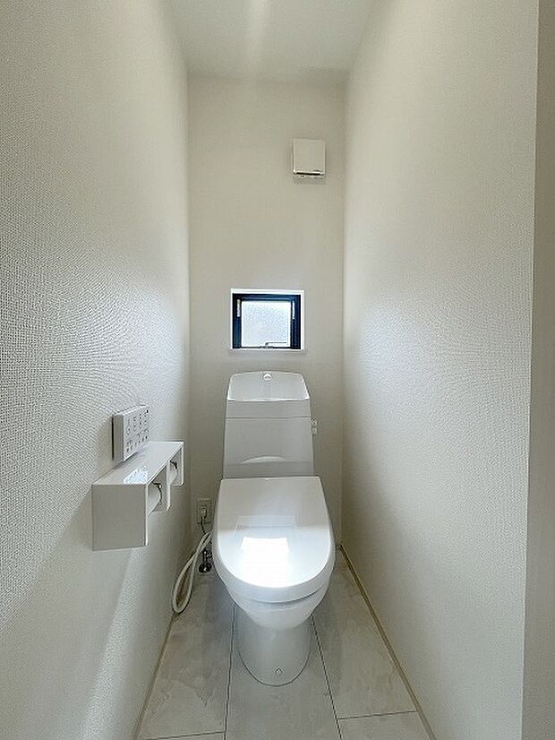 トイレにはウォシュレット機能を標準装備。