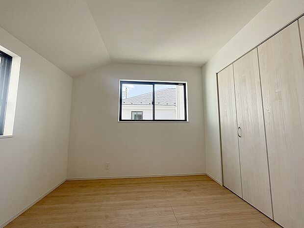 各お部屋に収納が設置されています。