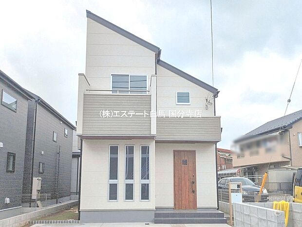 実際に室内をご見学頂くと生活のイメージが広がります。家具を置いたイメージや窓からの景色など、現地で体感ください。