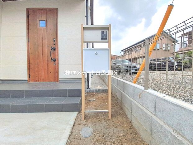 実際に室内をご見学頂くと生活のイメージが広がります。家具を置いたイメージや窓からの景色など、現地で体感ください。