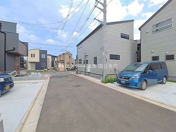 安心して暮らすことのできる住宅街。　住宅地の道路は一般に交通量が少なく車などの騒音が少ないため、住民にとって静かな生活環境が提供されます。