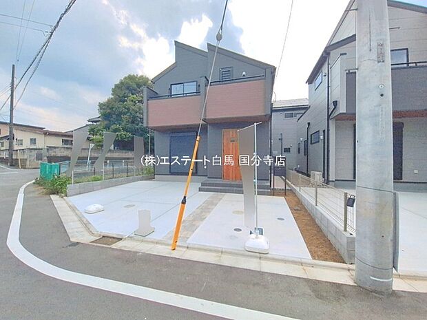安心して暮らすことのできる住宅街。 住宅地の道路は一般に交通量が少なく車などの騒音が少ないため、住民にとって静かな生活環境が提供されます。