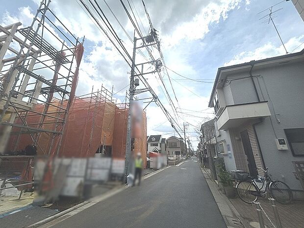 周辺は住宅が建ち並ぶ閑静な住宅街です。