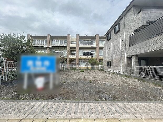 周辺のエリアで他にも沢山売りに出ている物件があります。インターネット掲載前の情報などもありますのでお気軽にお問合せください。まとめてご見学できます。