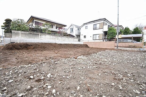 周辺のエリアで他にも沢山売りに出ている物件があります。インターネット掲載前の情報などもありますのでお気軽にお問合せください。まとめてご見学できます。 