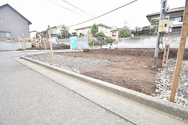 周辺のエリアで他にも沢山売りに出ている物件があります。インターネット掲載前の情報などもありますのでお気軽にお問合せください。まとめてご見学できます。 