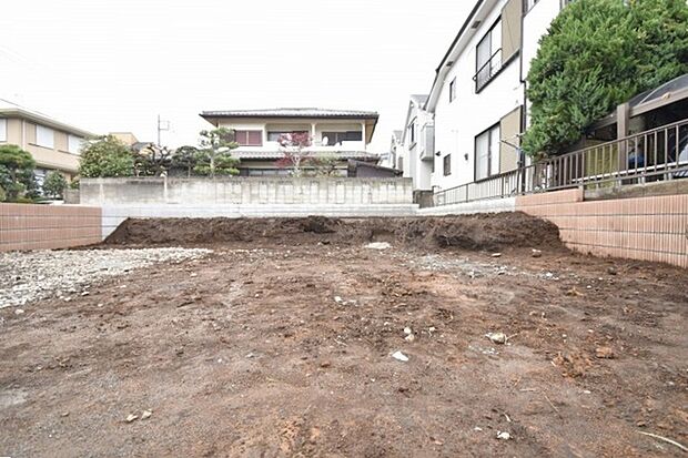現地のご見学予約もスタートしました。周辺で売りに出ている物件も沢山御座います。まとめてご見学ができますのでお気軽にお申しつけください。