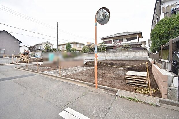 現地のご見学予約もスタートしました。周辺で売りに出ている物件も沢山御座います。まとめてご見学ができますのでお気軽にお申しつけください。