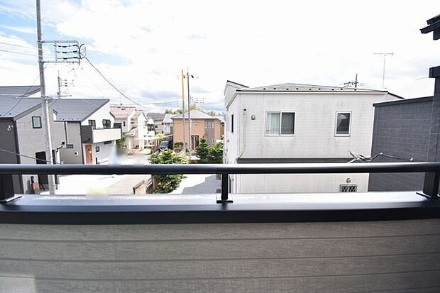 窓からの眺望です。実際に現地で眺望もご確認ください。